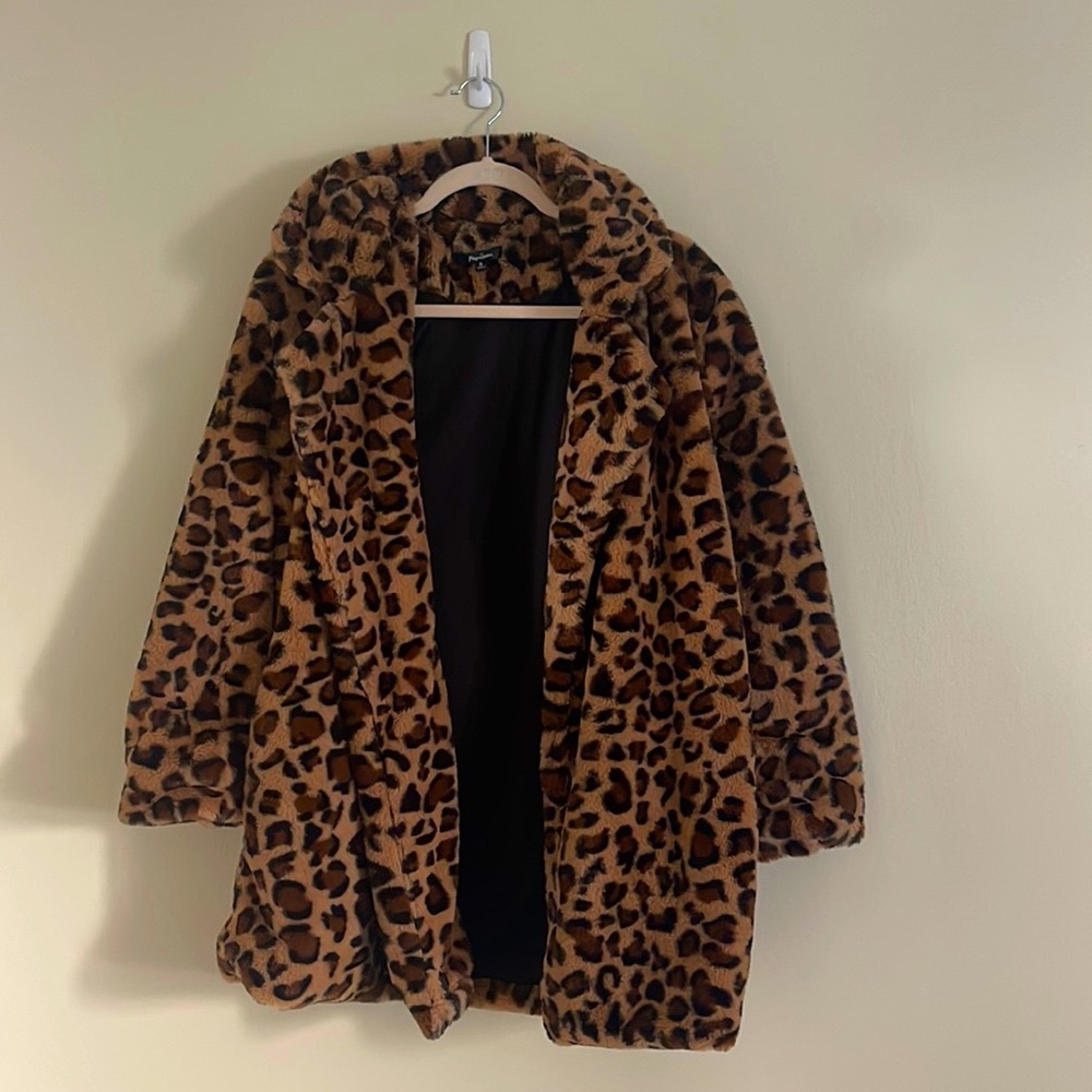 Faux Fur Leopard Print Coat Size Small (S)